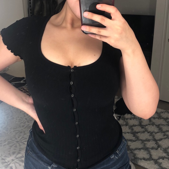 Lettuce Trim Button Up Top - Picture 2 of 5